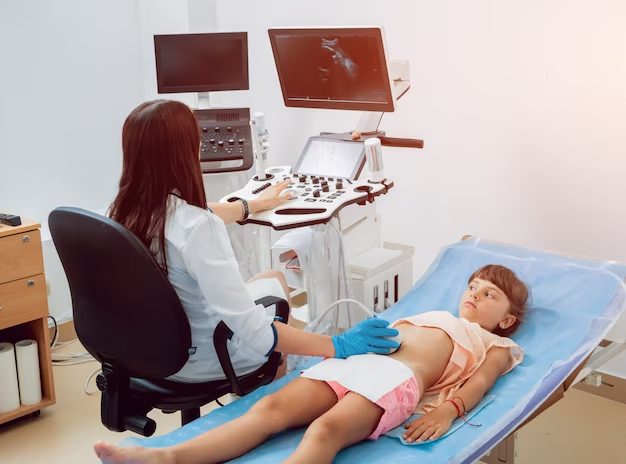 Детский гинеколог проводит профилактику и лечение заболеваний у детей - изображение